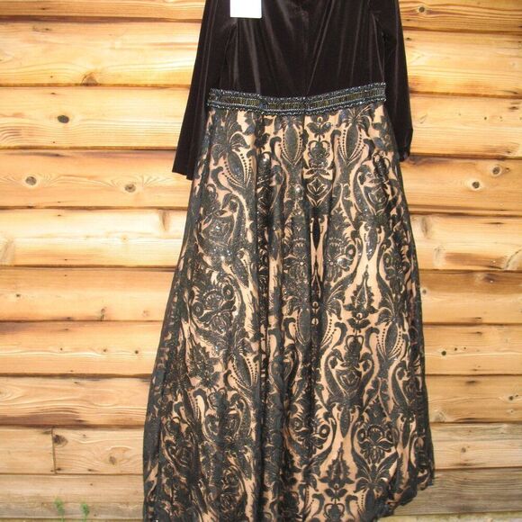 Mac Duggal  67614 Velvet Long Sleeve Sequined Ballgown Dress - Picture 11 of 12